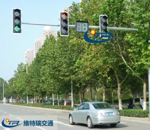 LED交通信号灯和传统的光源交通灯有什么区别？
